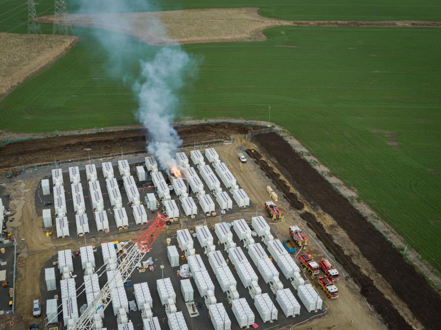 Tesla Megapack on fire in ‘minor incident’ at battery storage site in Australia 1 victorian big battery CFA probid energy