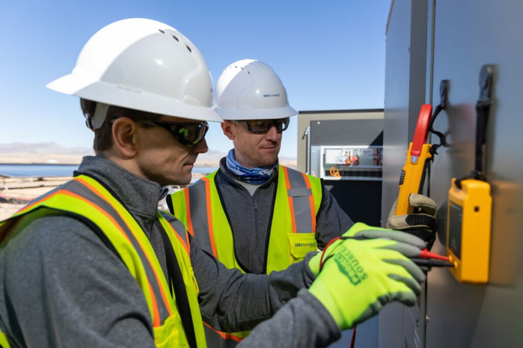 Why energy storage system integrators have the keys to servicing BESS assets too 2 2023 Terrasun Gemini 512 1024x683 1 probid energy